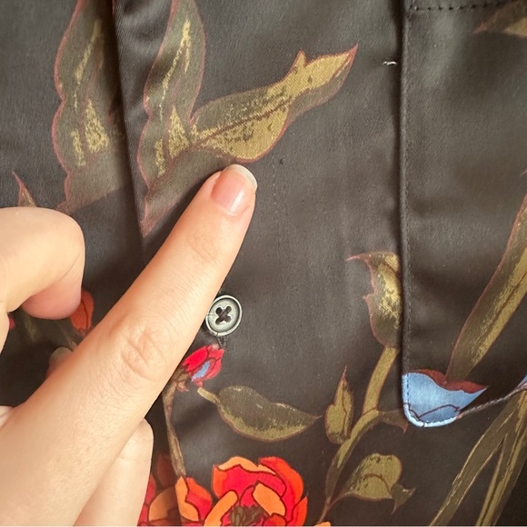 Urban Outfitters Black Floral Button Down Shirt M - Picture 4 of 13